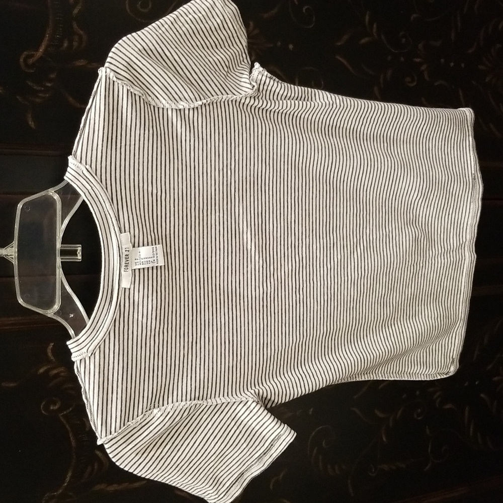 Forever 21 Black and White Striped Crewneck Graphic Tee Size S - Picture 5 of 16
